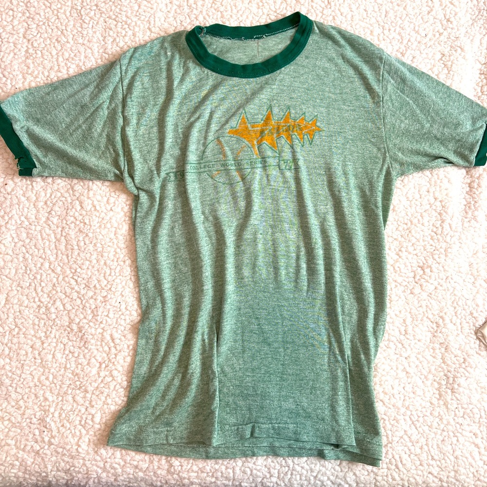 Vintage Baylor University 1977 College Baseball World Series T-shirt